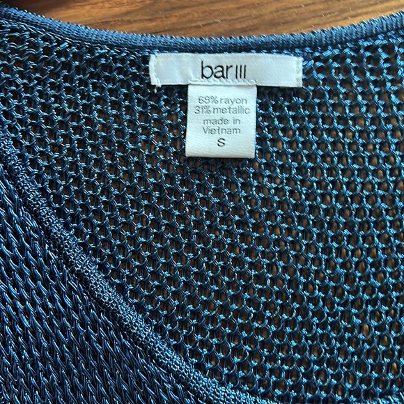 Stylish like new top. Shimmering Blue Sm - Picture 3 of 4